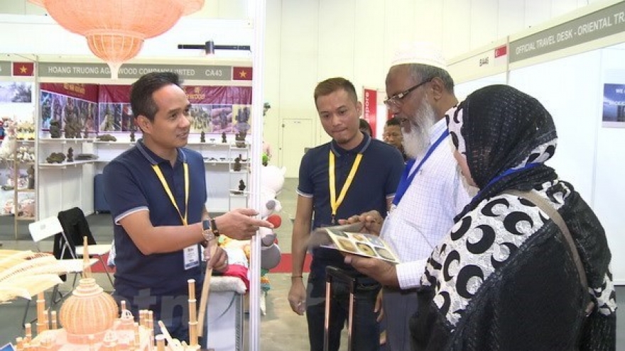 Vietnamese products on show at Singapore Gifts & Premiums Fair