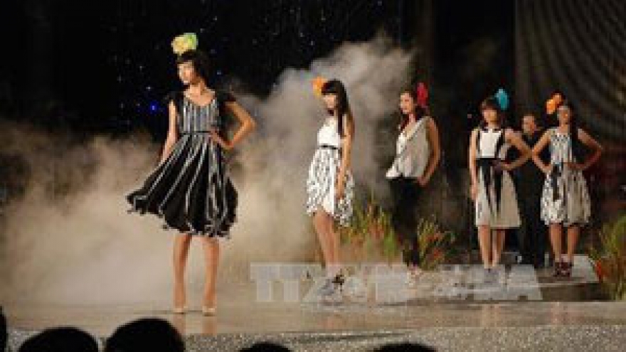 Haute Couture collections shining at Vietnam Fashion Week