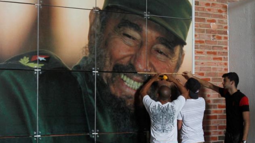 On 90th birthday, Fidel Castro thanks well-wishers, appears at gala