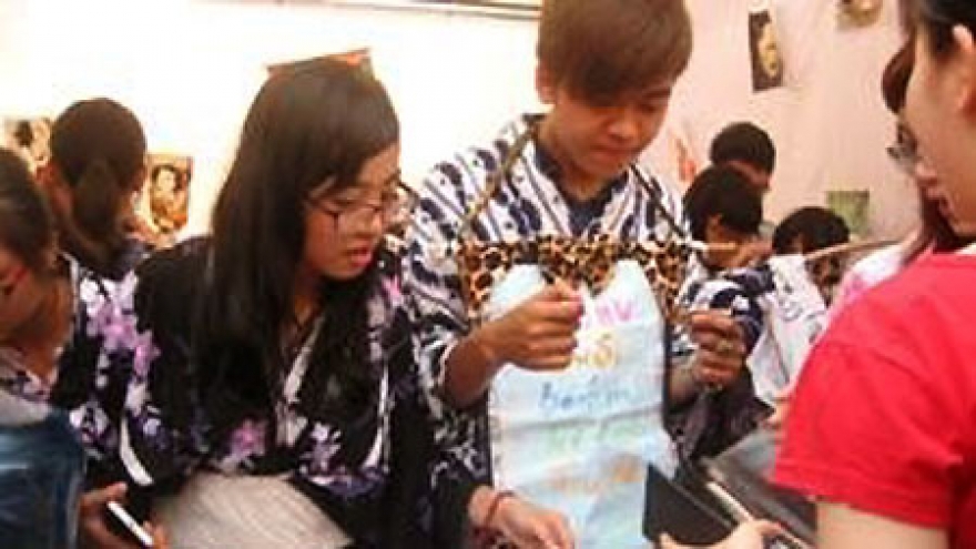 Hanoi hosts 2013 Fiesta Cultural Festival