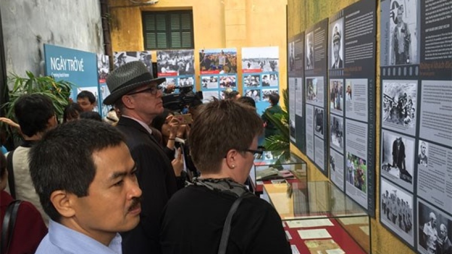 Finding Memories show in Hanoi’s Hoa Lo Prison