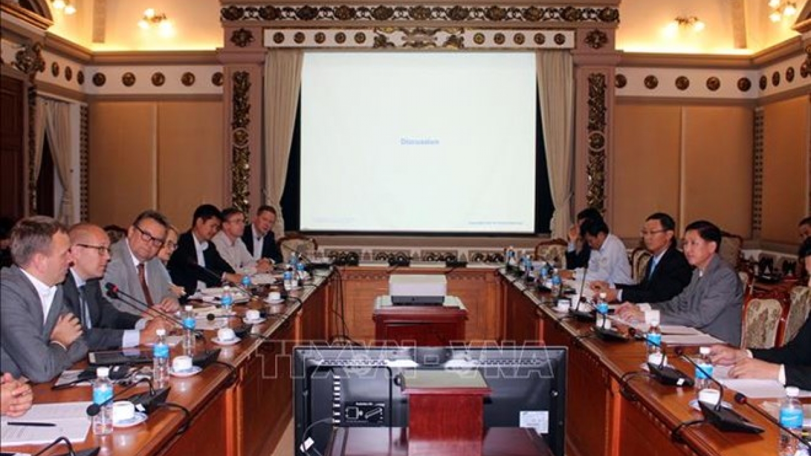 HCM City, Finland discuss smart urban development