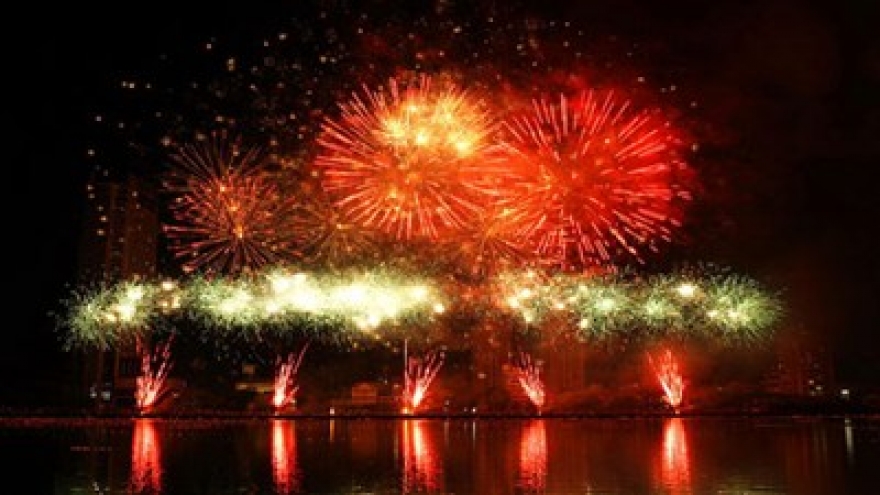 Impressive fireworks displays light up Danang skies