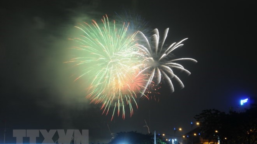 Fireworks to mark Reunification Day, May Day in HCM City