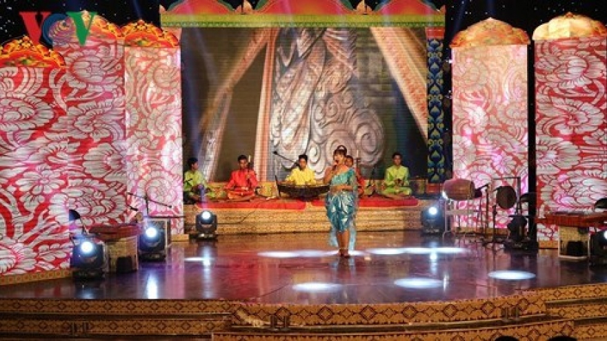 First Mekong Delta Khmer folk song festival wraps up