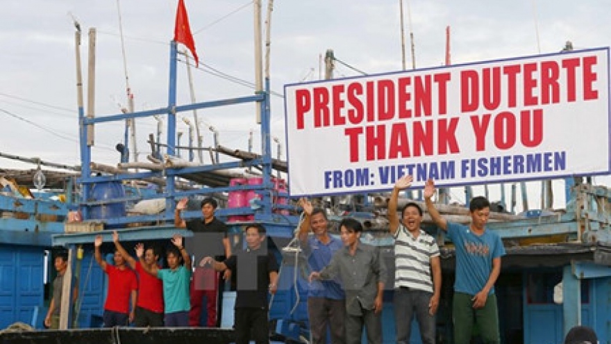 
        Vietnam praises Philippines for settlement of fisherman issue
                              