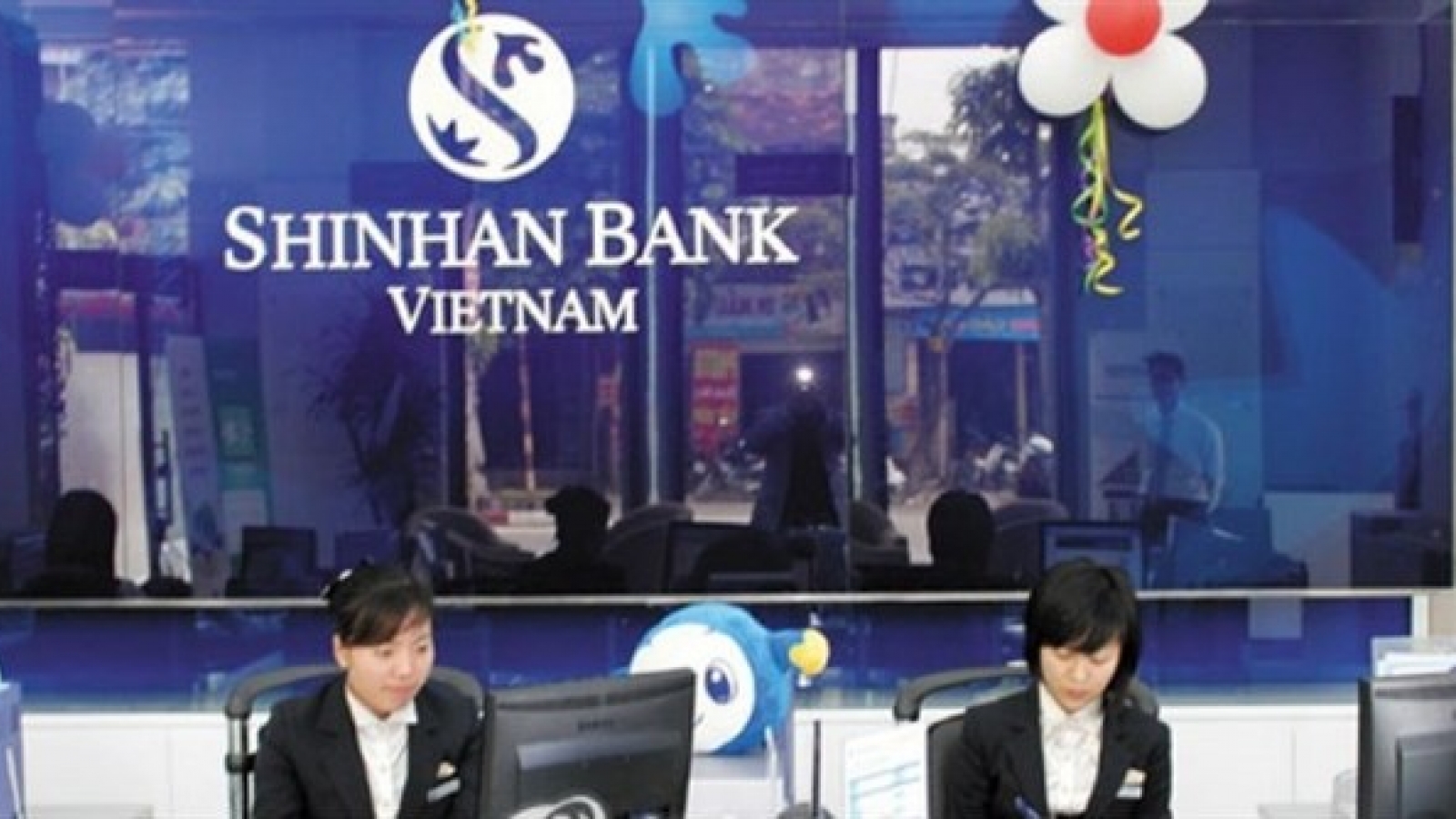Foreign finance institutions step up expansion plans in Vietnam