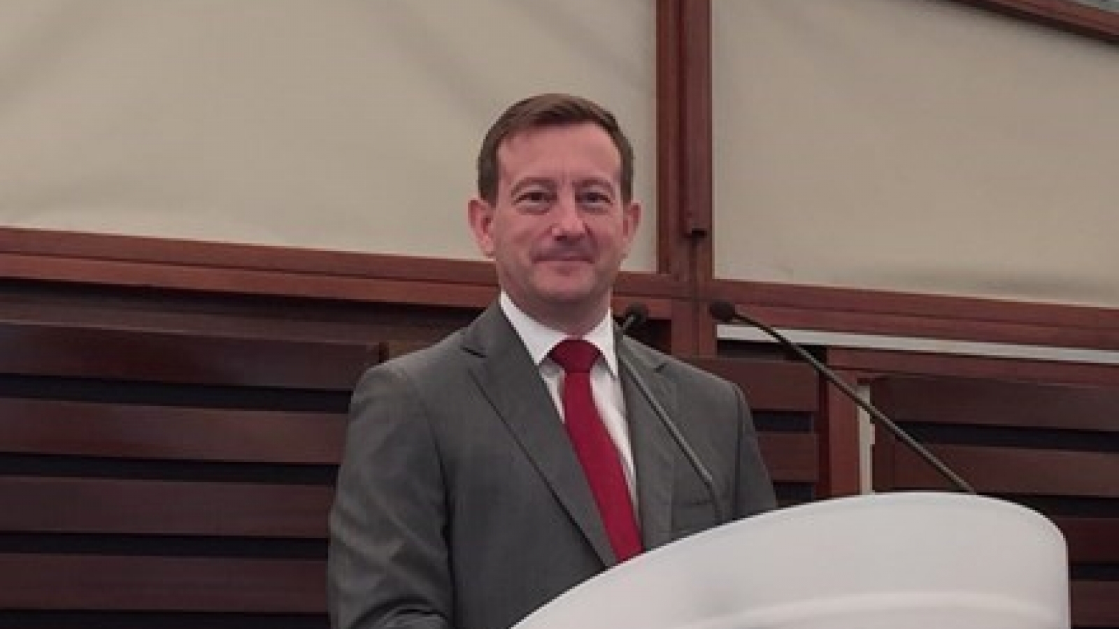 France diplomat desires stronger relations with Vietnam