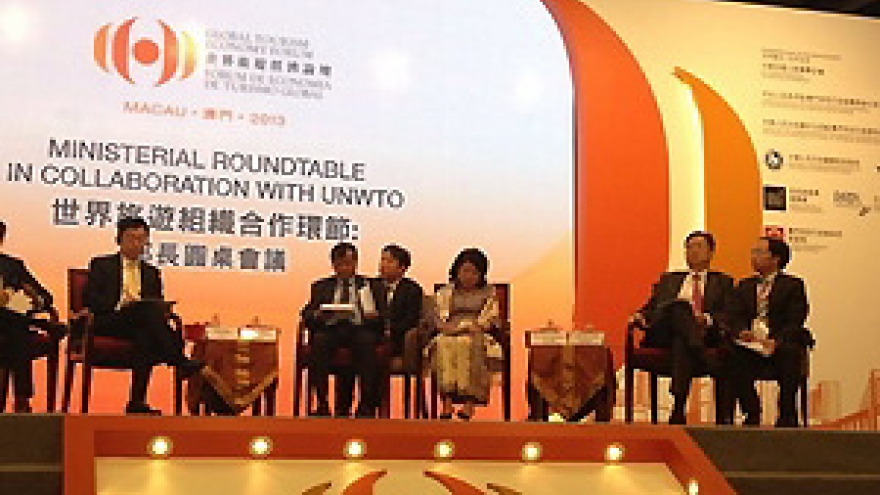 Vietnam attends global tourism economy forum