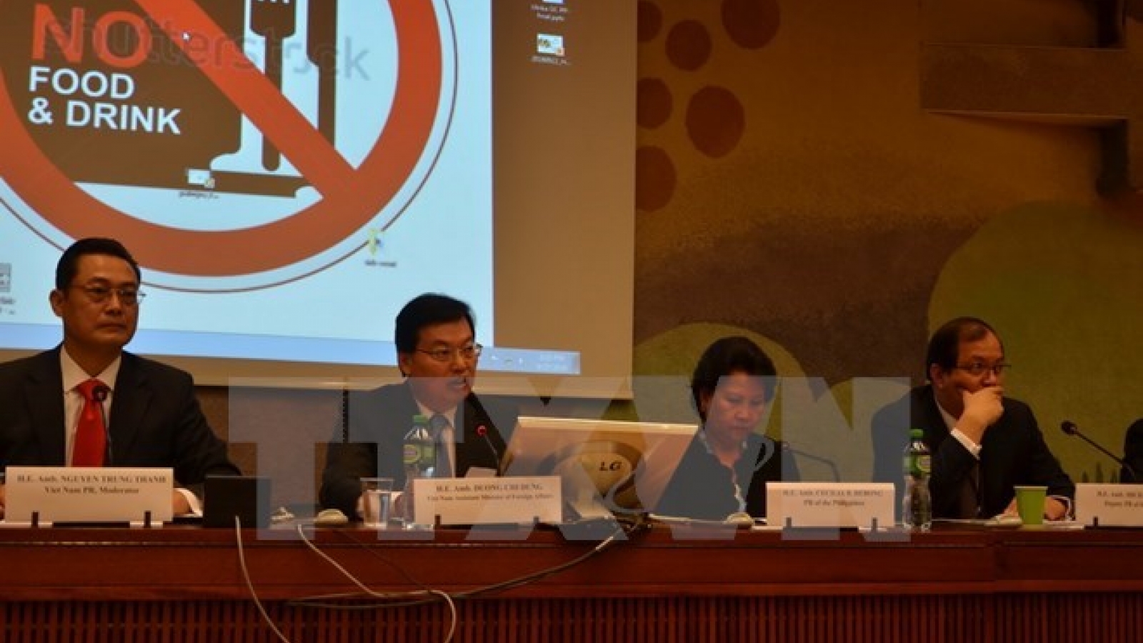 Vietnam co-chairs int’l seminar on fighting human trafficking