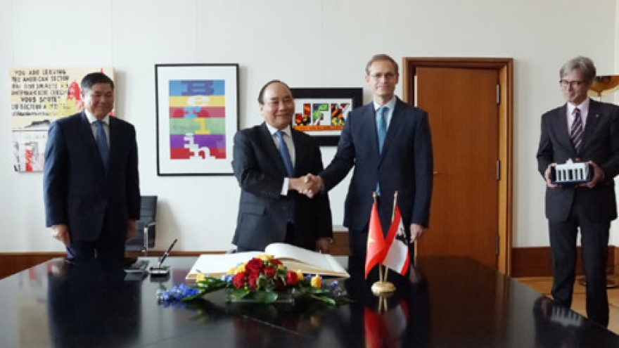 PM Phuc meets Berlin Mayor