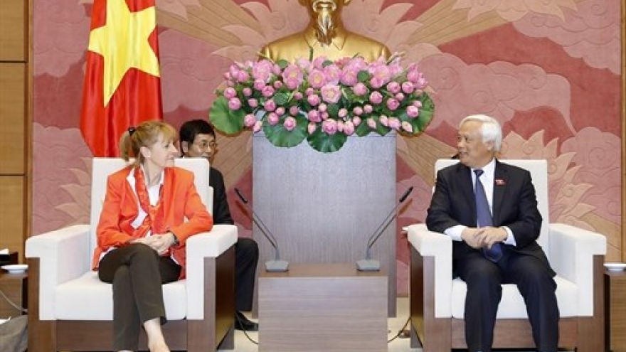
        German parliament Vice President supports ratification of EVFTA
                              