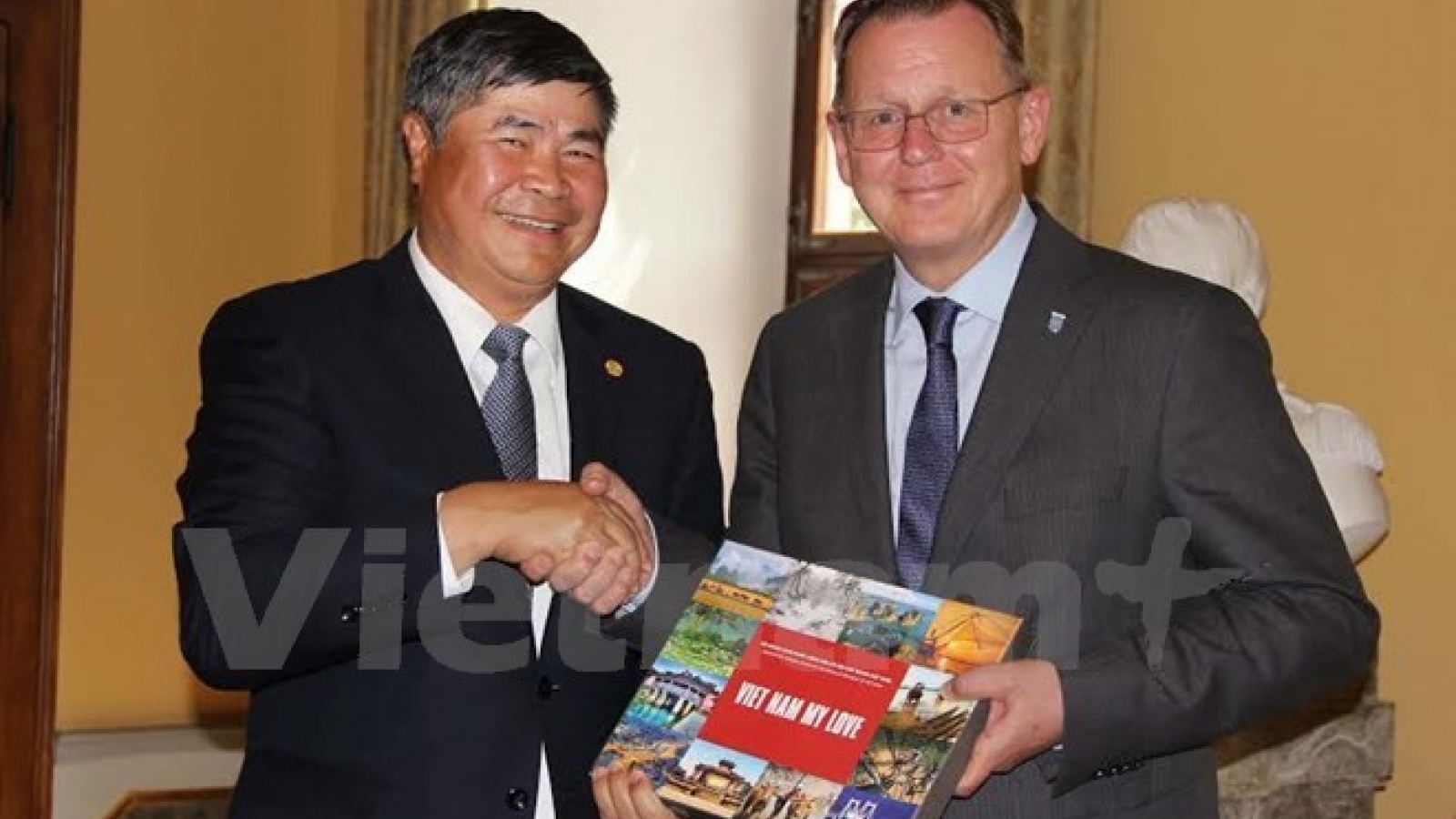 Vietnam seeks to boost all-around links with Germany