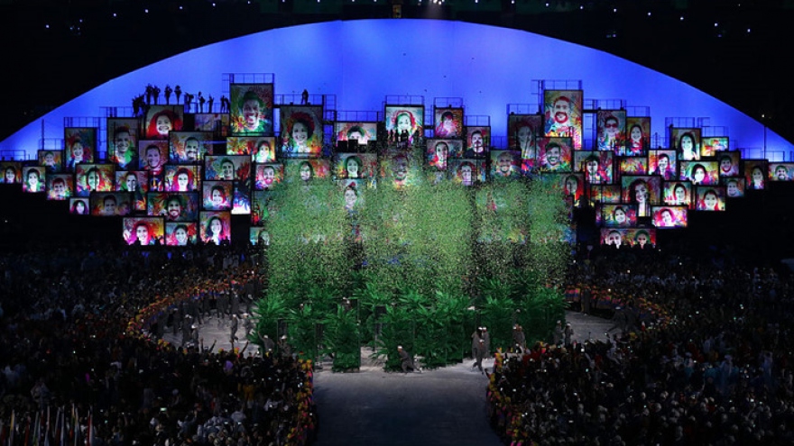 
        Rio opens Olympics with celebration, fireworks
                              