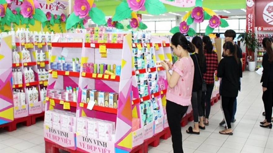 Gift market bursting ahead of Vietnamese Women’s Day