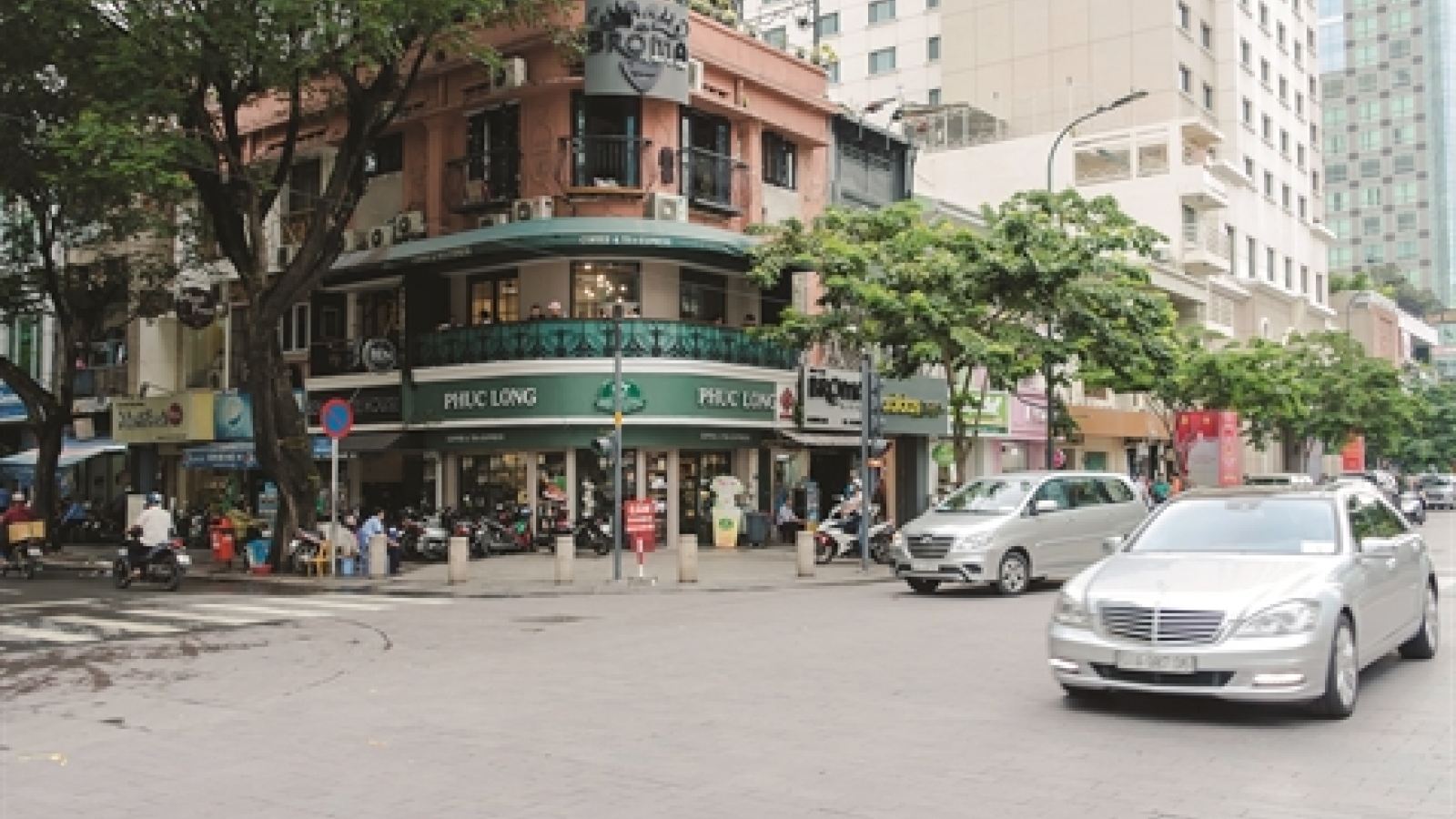 “Golden land” in HCM City still scorching-hot as developers vie for plots