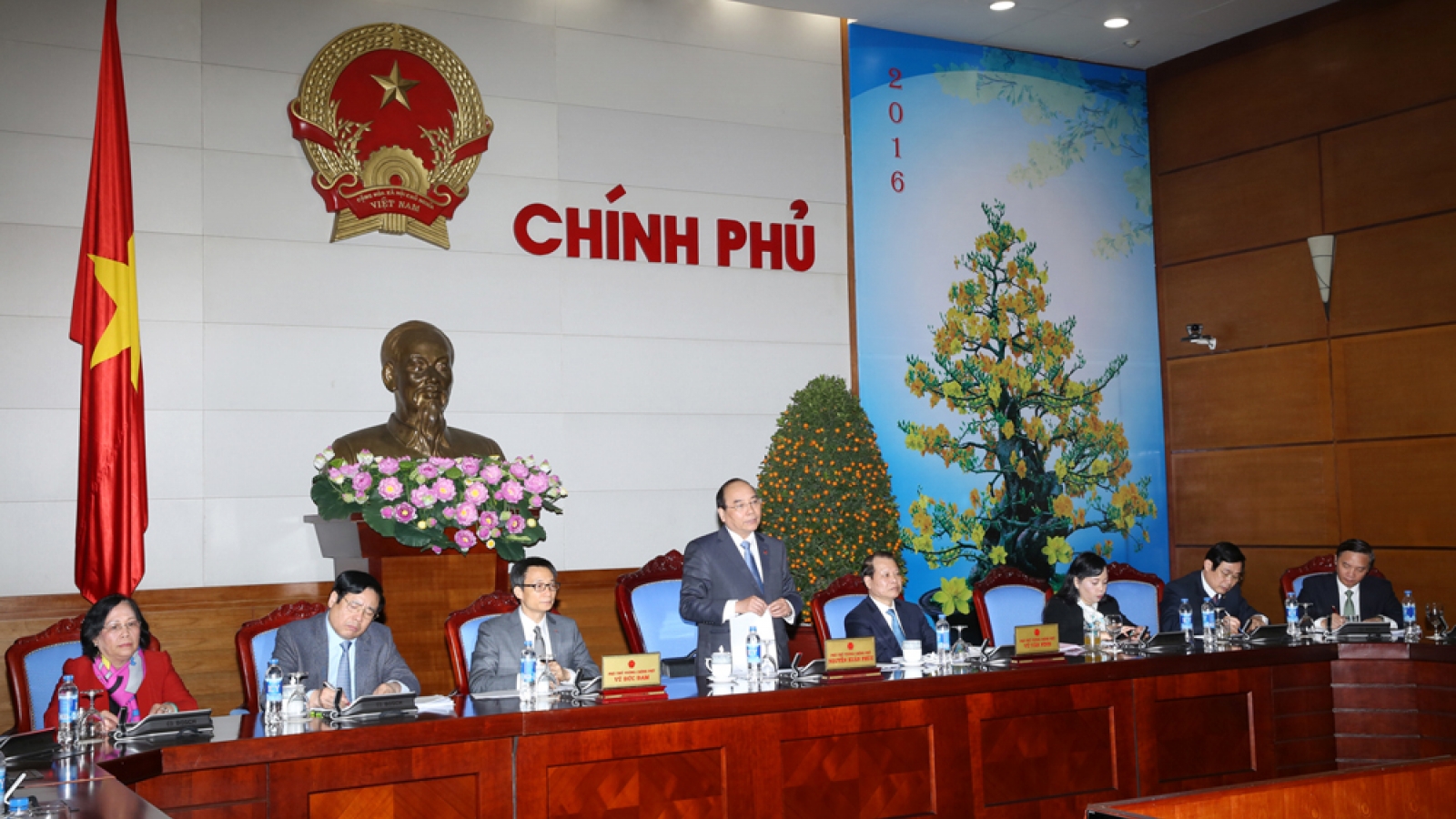 Government meeting reviews situation during Tet