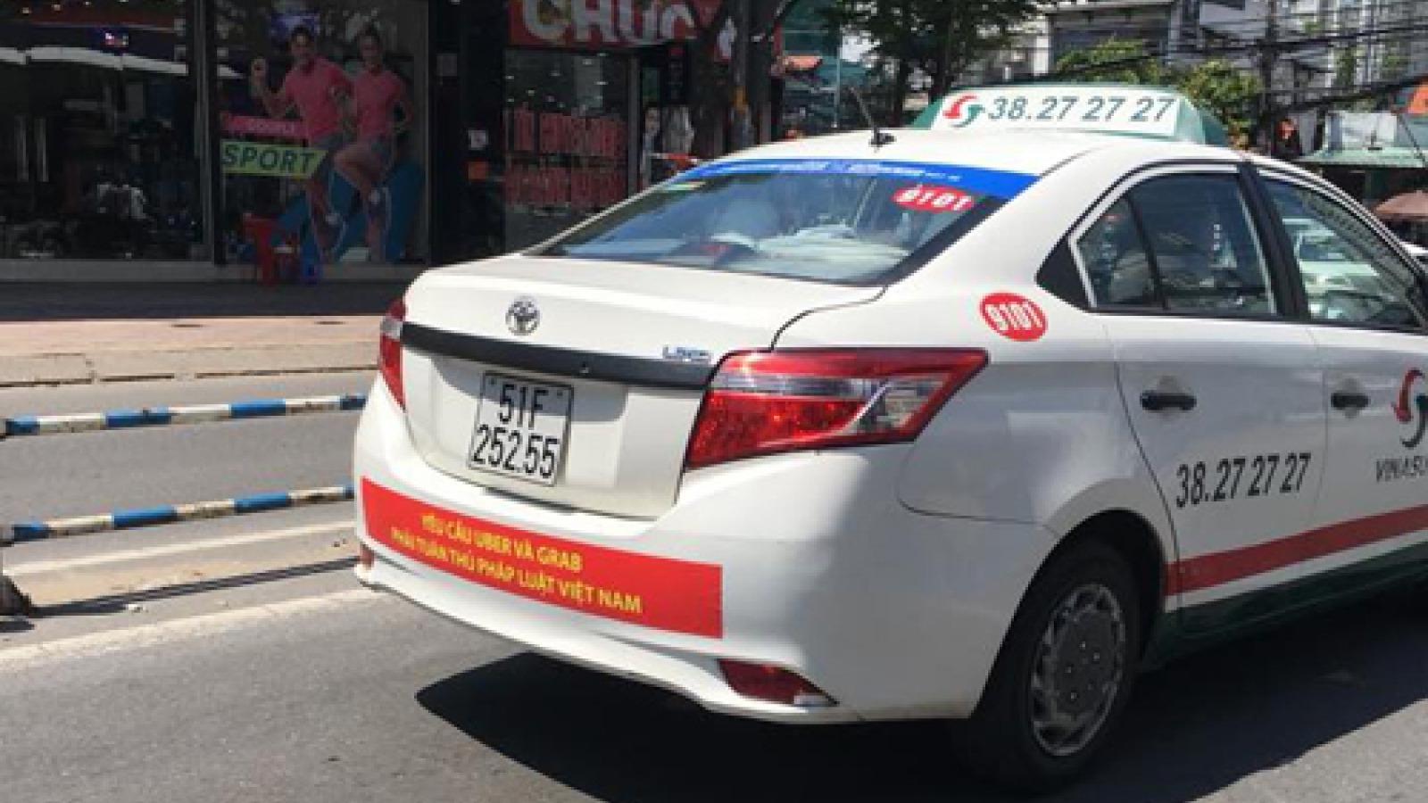 HCM City court stalls Grab trial after reopening hearing for one day