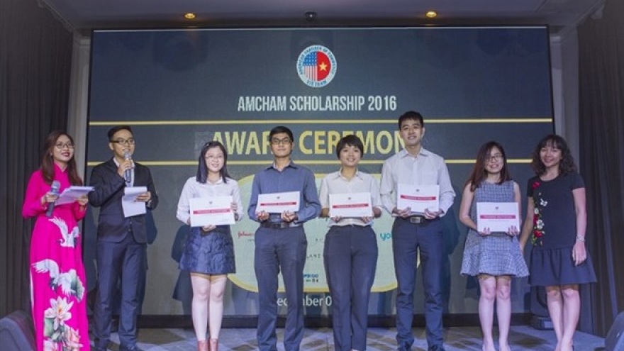 AmCham awards 50 scholarships in HCM City