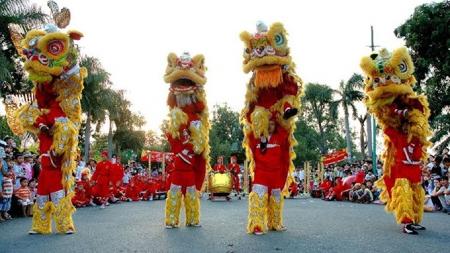 
        HCM City hosts dragon, lion dance contest during weekends
                              