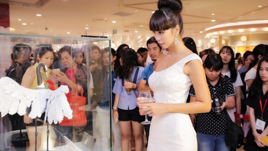 Actress Ha Anh honeymoons on the Maldives