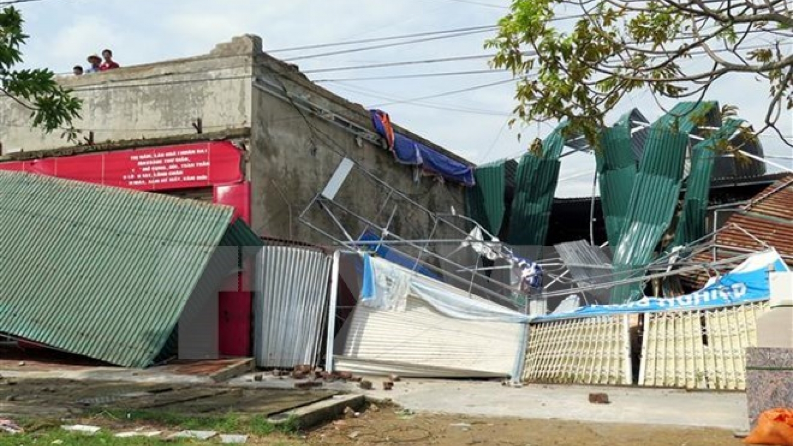 Typhoon Doksuri wreaks havoc in central areas