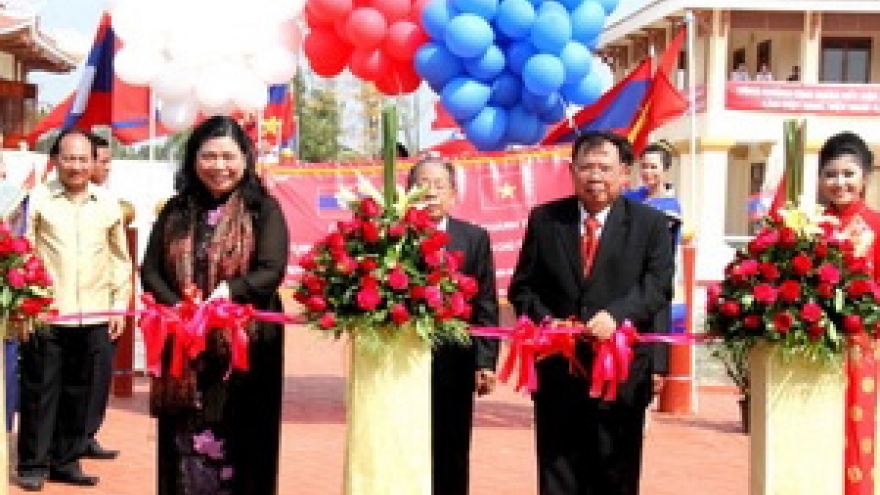 Late Vietnamese President's memorial unveiled in Laos