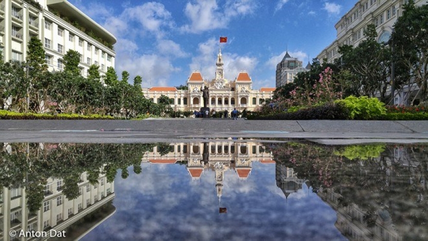 The perfect reflections of Ho Chi Minh City