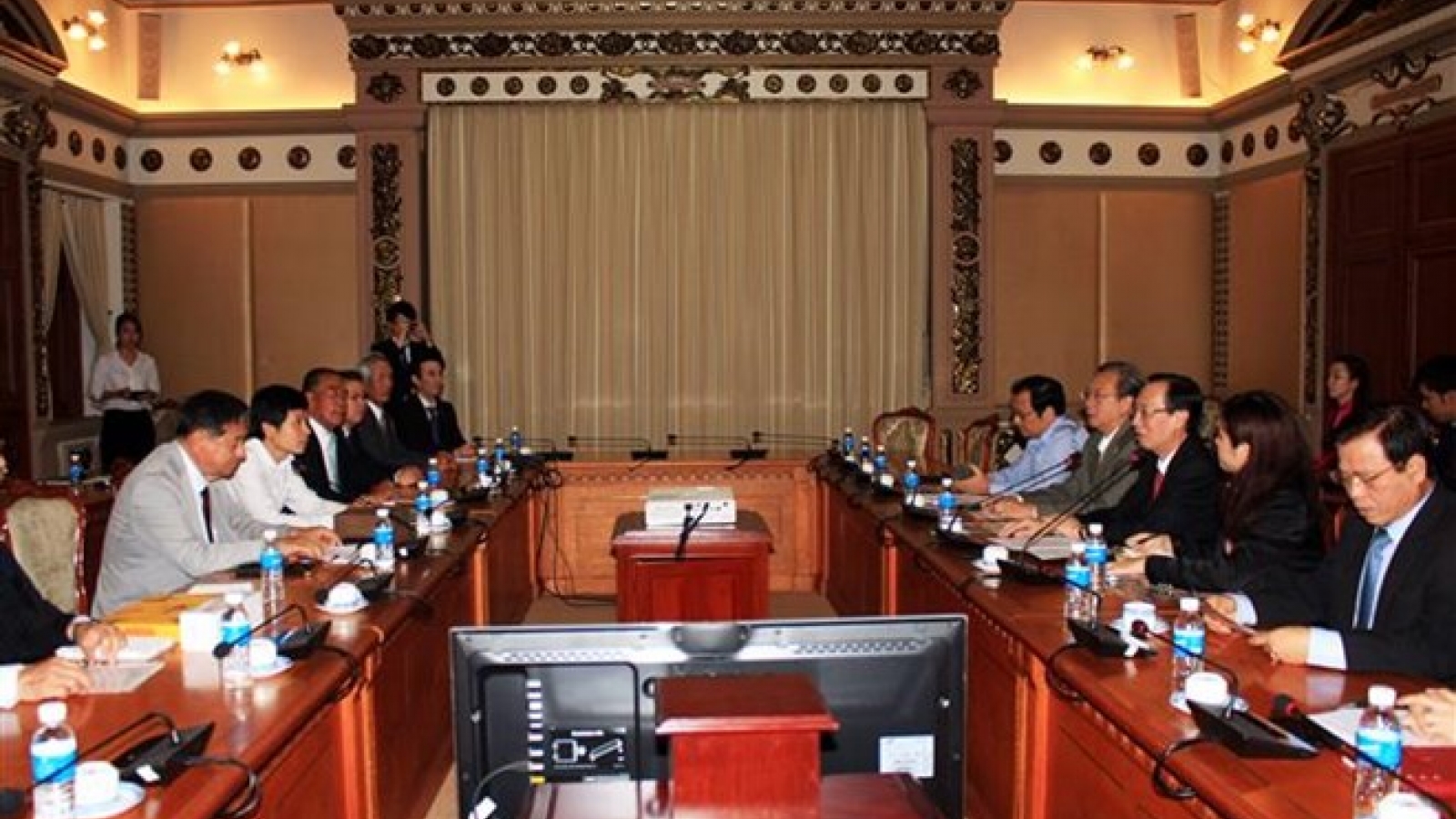 HCM City, Nagasaki prefecture promote student exchange
