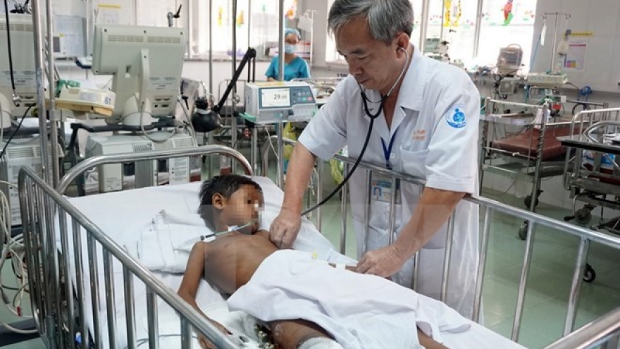 HCM City doctors raise fund to support Cambodian child