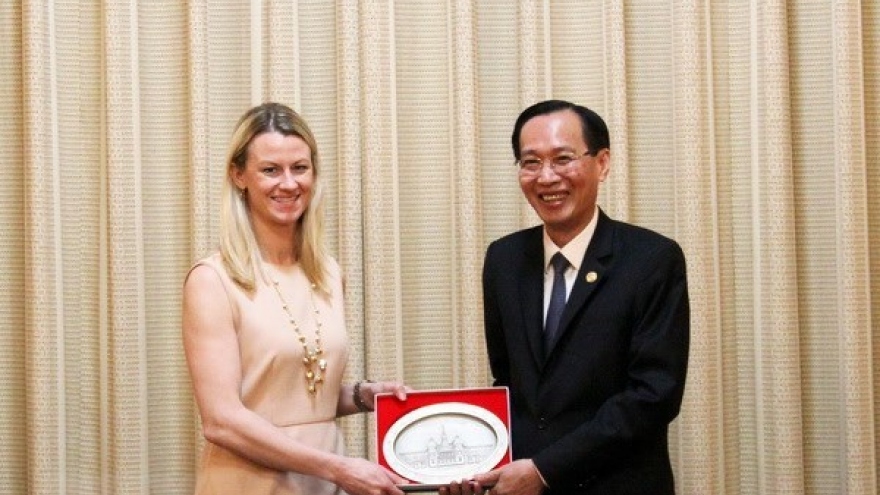 Ho Chi Minh City leader receives US Senate Staff Assistants