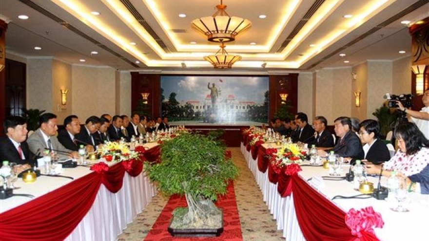 HCM City, central Lao provinces boost cooperation