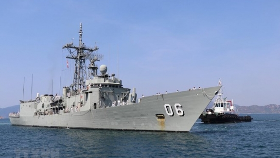 Australian royal naval ships make port call in Khanh Hoa province