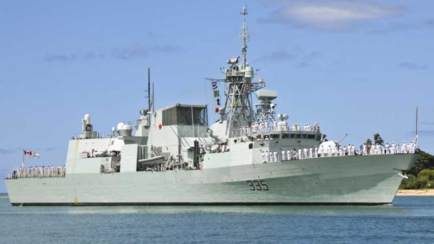 Canadian Ship Calgary conducts port visit to Da Nang