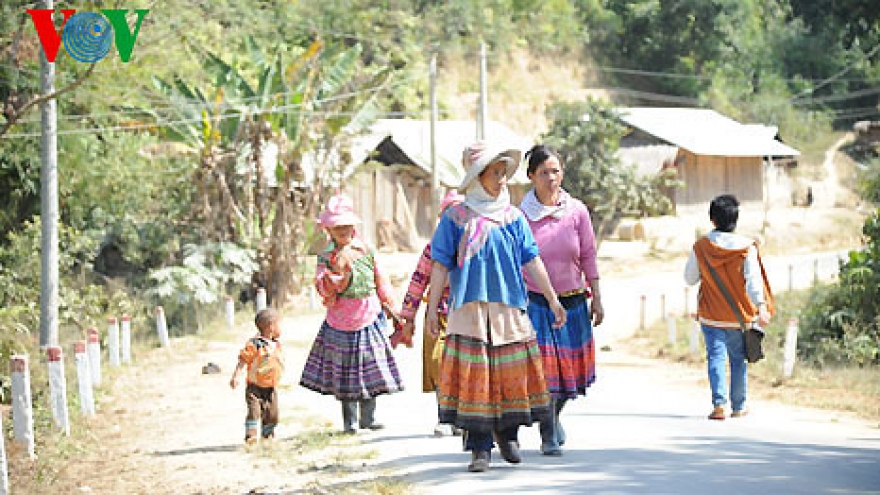 H’Mong ethnic minority people welcome new spring