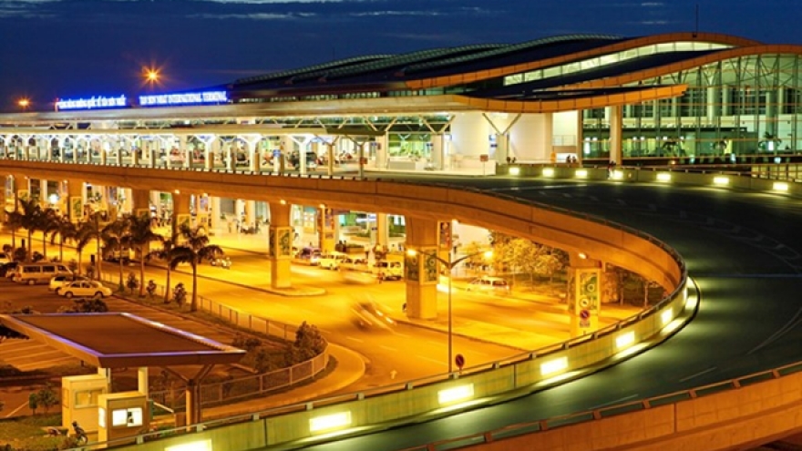 Deputy PM urges more security at HCM City airport