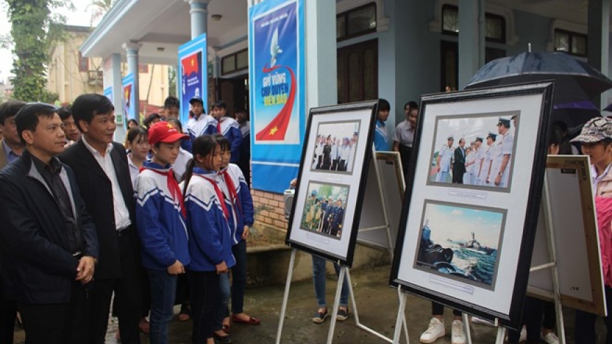 Hoang Sa, Truong Sa exhibition comes to Thanh Hoa