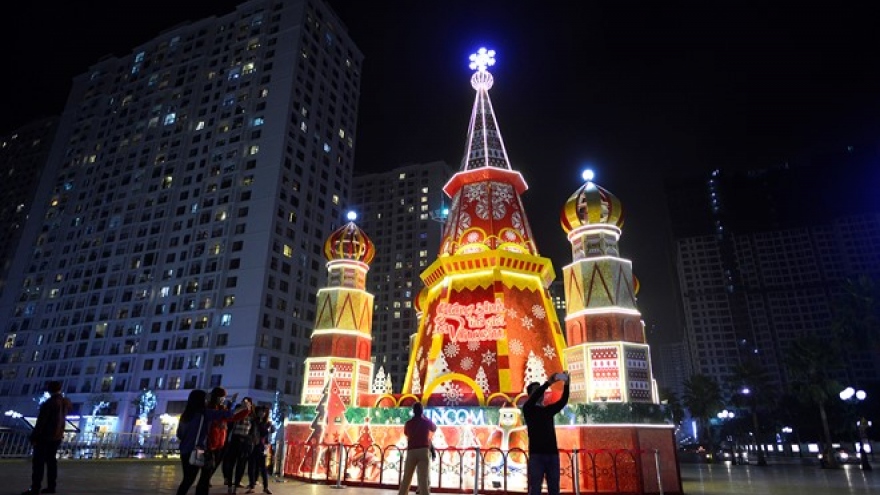 Sparkling Hanoi on the threshold of Christmas