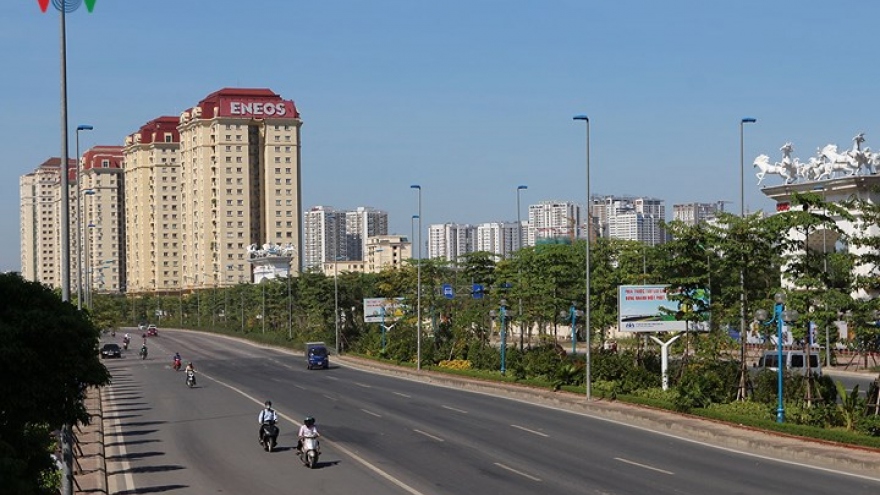 Hanoi streets deserted in record hot spell