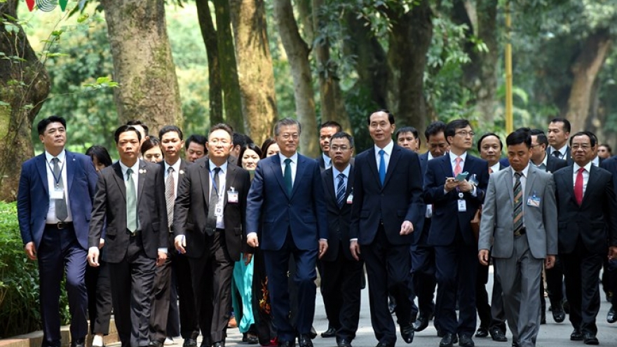 RoK President visits President Ho Chi Minh relic site