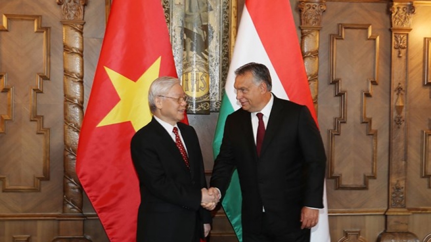 Overview of Party chief’s Hungary visit