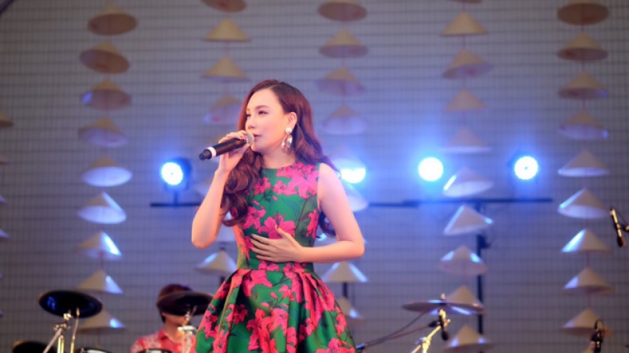 Ho Quynh Huong heats up Vietnam Festival in Japan 