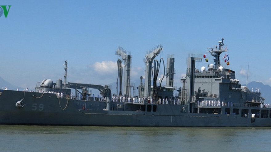 ROK Navy ships with 600 crewmembers visit Danang