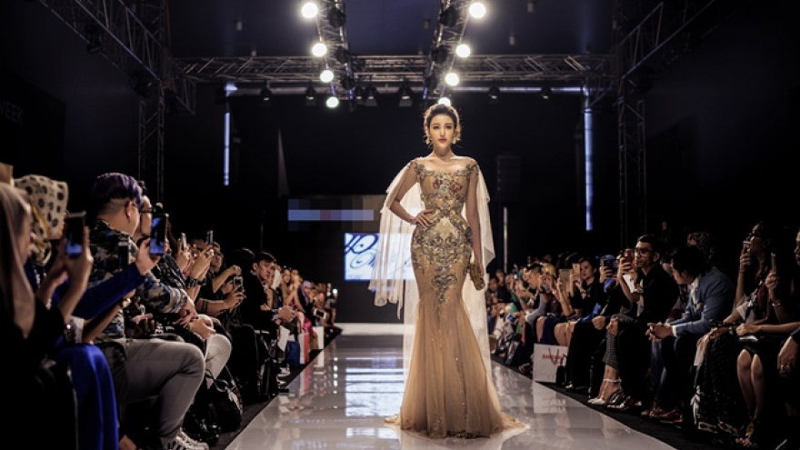 Huyen My sparkles in Malaysia fashion week