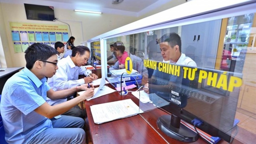 Government fails in downsizing efforts