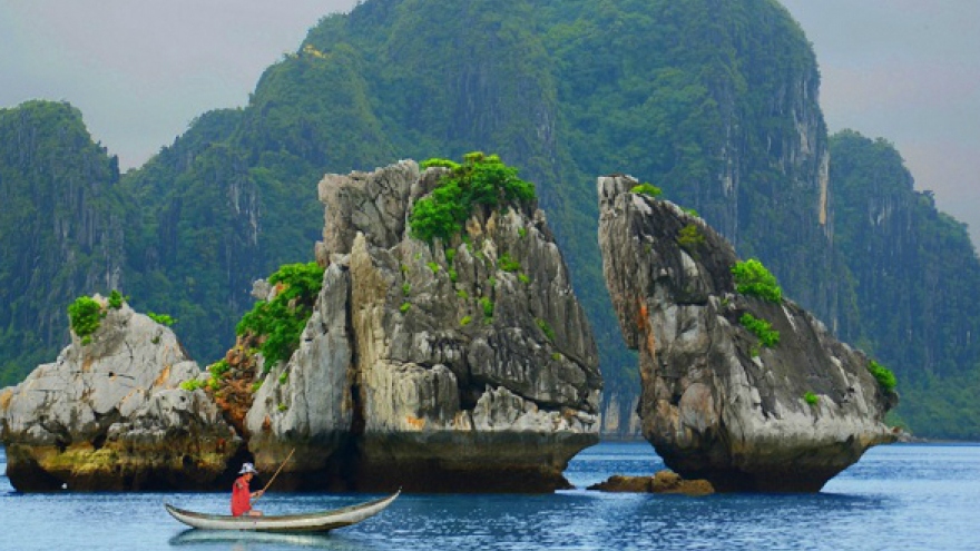 Ha Long Bay to be patrolled by new tourism police force