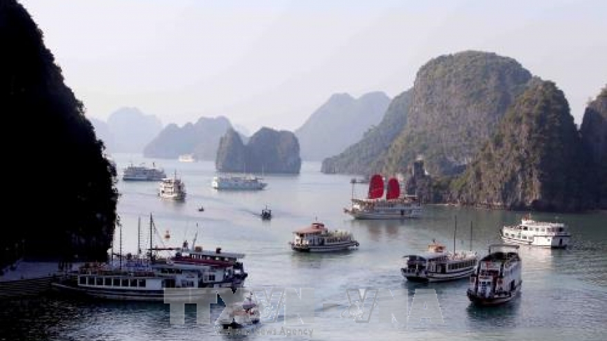 Vesak 2019: Myanmar President visits Ha Long Bay