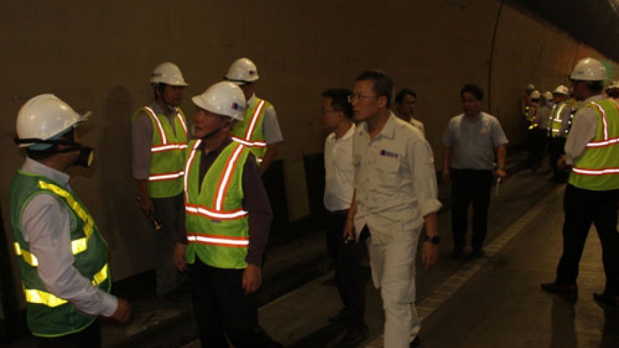 Authorities dismiss concerns about cracks in Vietnam's Hai Van Tunnel
