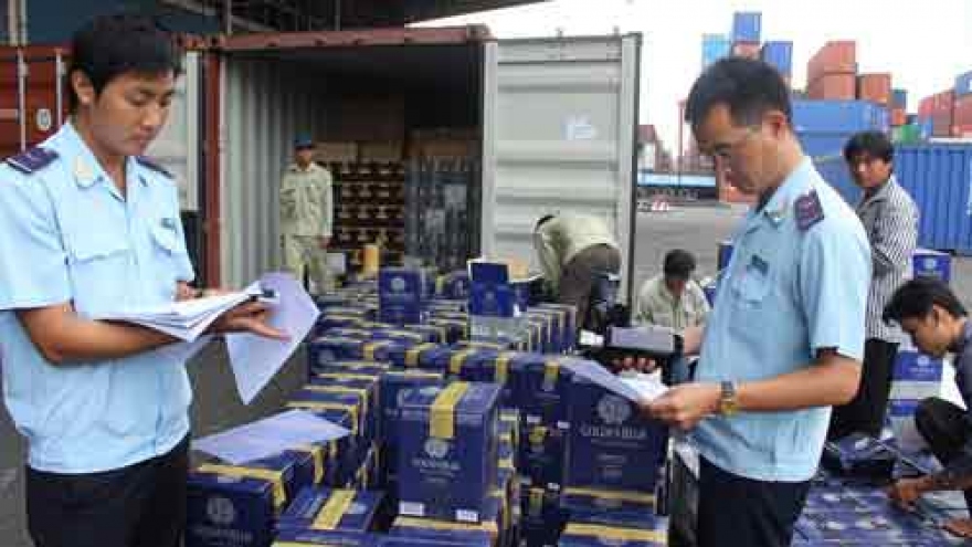 
        Fake goods threaten EU investment in Vietnam
                              