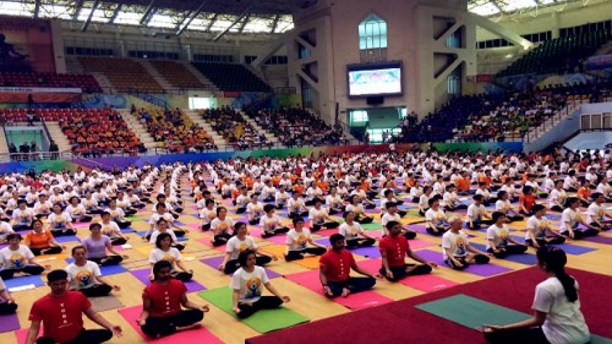 Hanoi: 1,200 people to join yoga performance